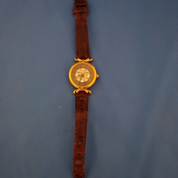 VINTAGE FOSSIL WATCH. WITH ORIGINAL LEATHER BAND - Picture 4 of 4